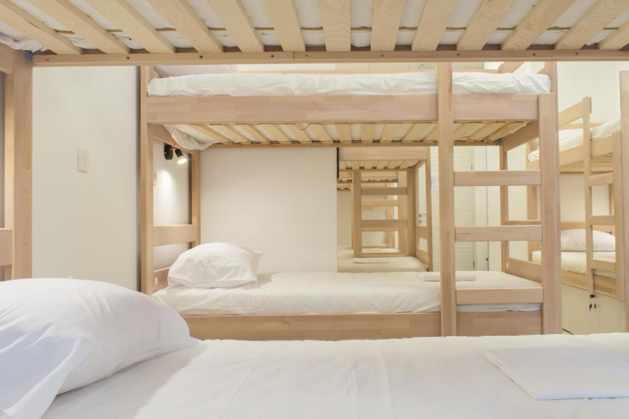 Gravitas Hostel Split Bagian luar foto