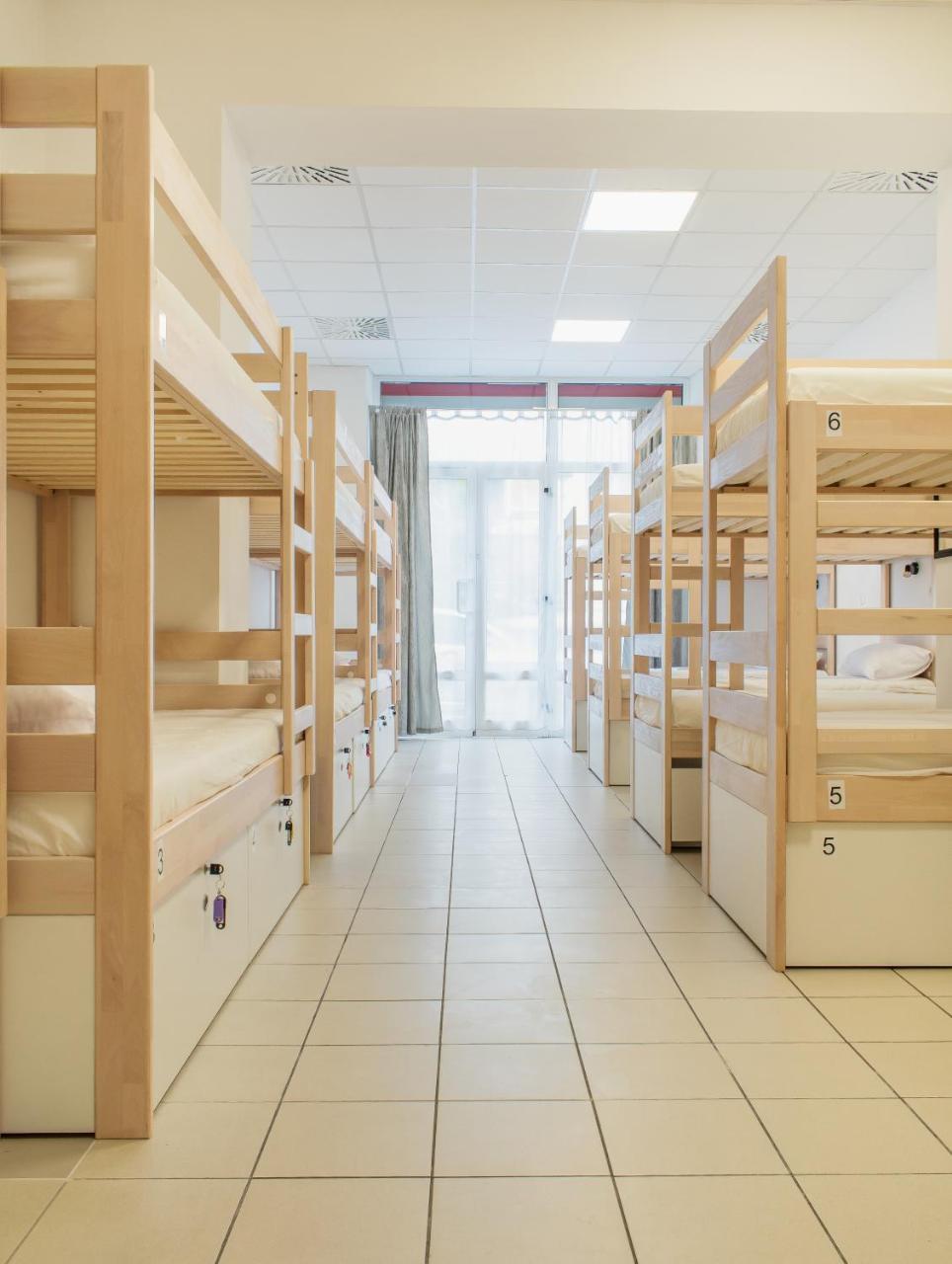 Gravitas Hostel Split Bagian luar foto