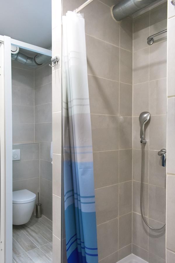 Gravitas Hostel Split Bagian luar foto