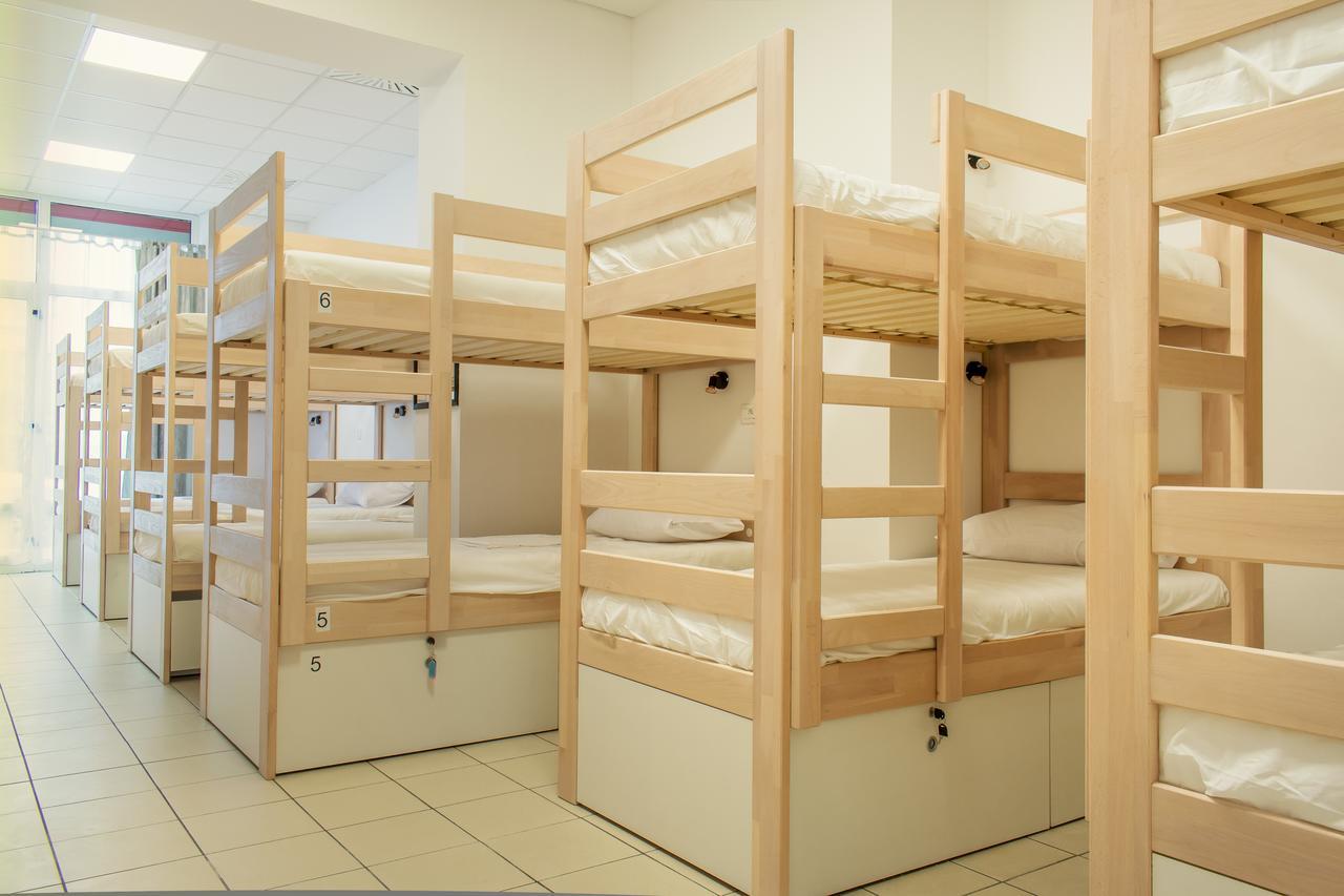 Gravitas Hostel Split Bagian luar foto